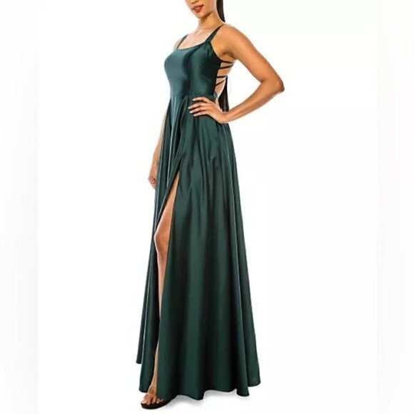 B DARLIN Juniors' Open-Back Gown, evening dress hunter size 3/4 - Picture 5 of 10